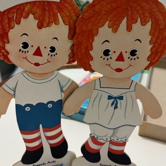 Raggedy  Ann and Andy Paper Dolls 1975 by Bobbs- Merrill Company - Picture 5 of 12